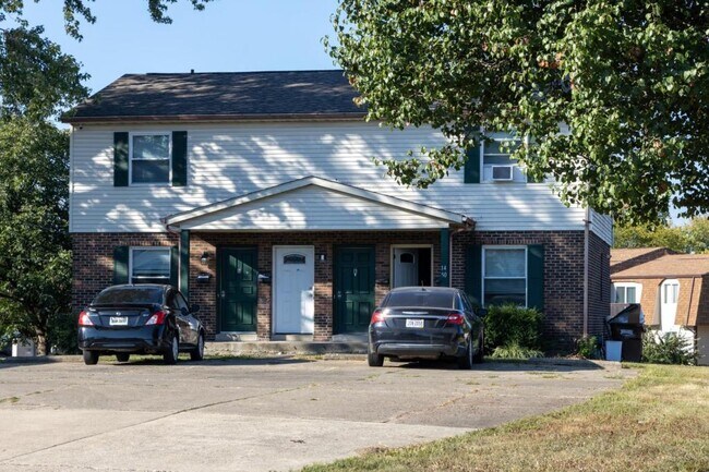 Building Photo - 1450 Villa Ct
