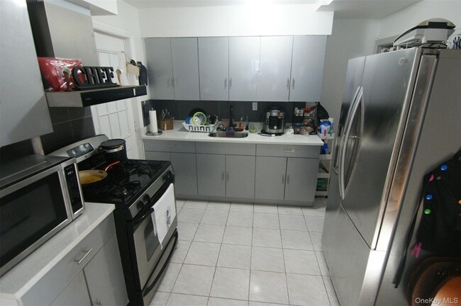 Building Photo - 86-11 256th St