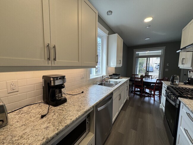 Photo - 641 Lambert Ave Unité 4