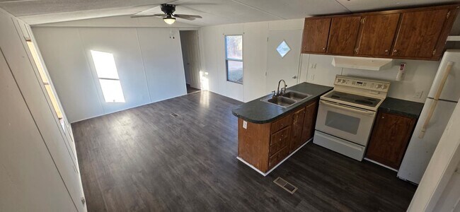 Photo - 8364 Cedar St