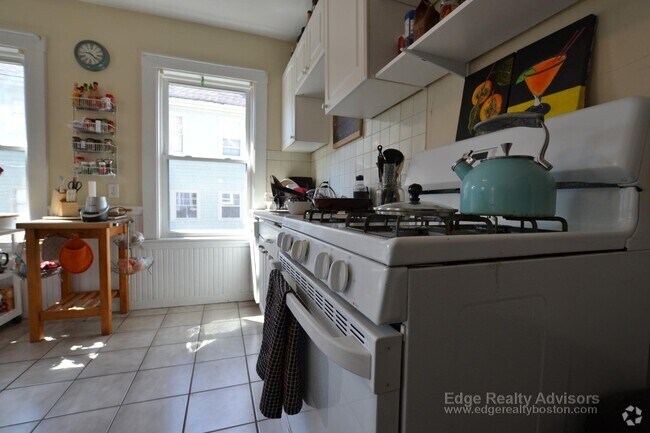 Building Photo - 73 Leicester St Unit 1 Rental