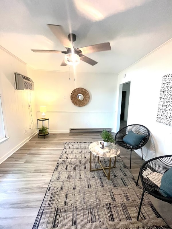 Photo - 410 W Maple St