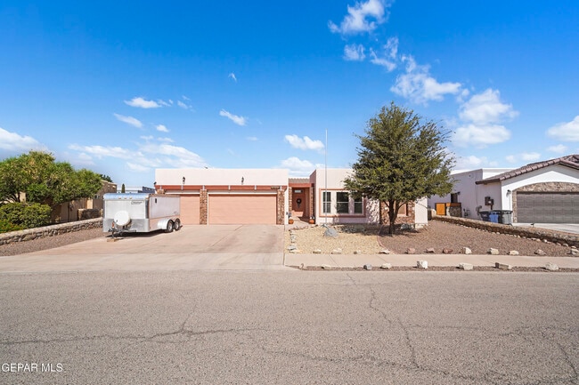 Building Photo - 5729 Valley Oak Dr Rental