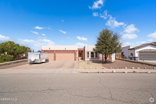 Building Photo - 5729 Valley Oak Dr Rental