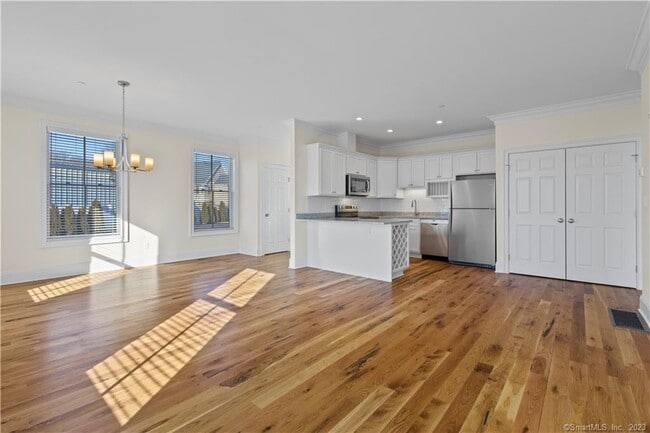 Photo - 73 W Main St Unit 2