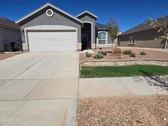 Photo - 13929 Garforth Ave