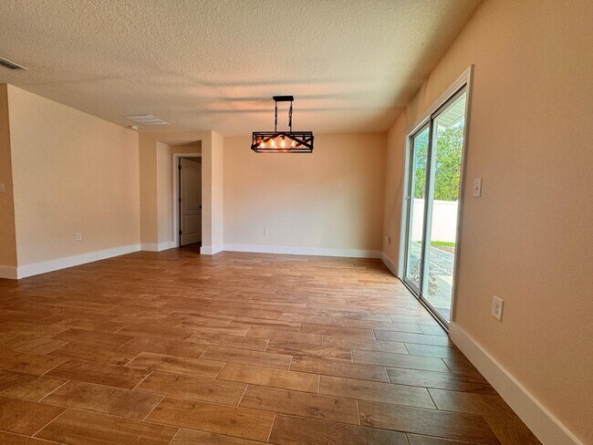 Photo - 2488 Beachview Dr