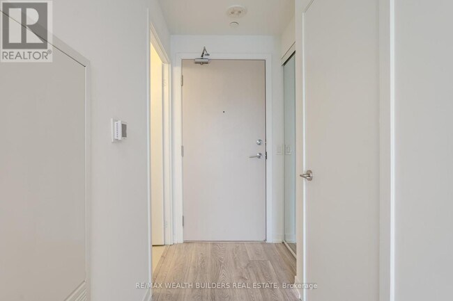 Photo - 2020 Bathurst St Unité 627