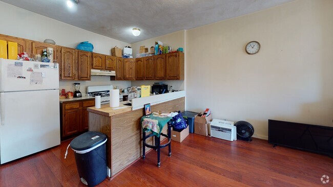 Building Photo - 18 S Huntington Ave Unit #2 Rental