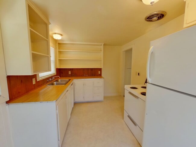 Photo - 423 E 18th Ave Unit B