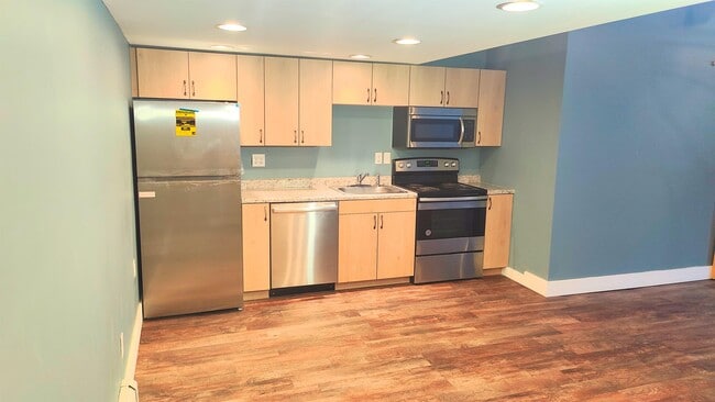 Building Photo - 1164 7th St E Rental
