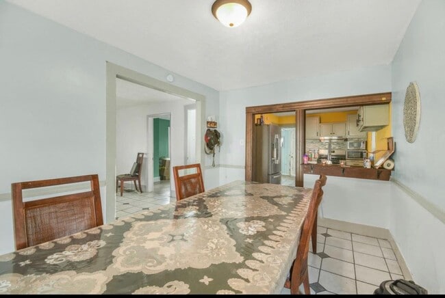 Photo - 707 W Cleveland Ave