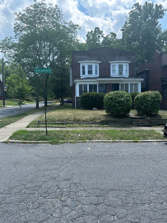 3244-3246 Sycamore Rd