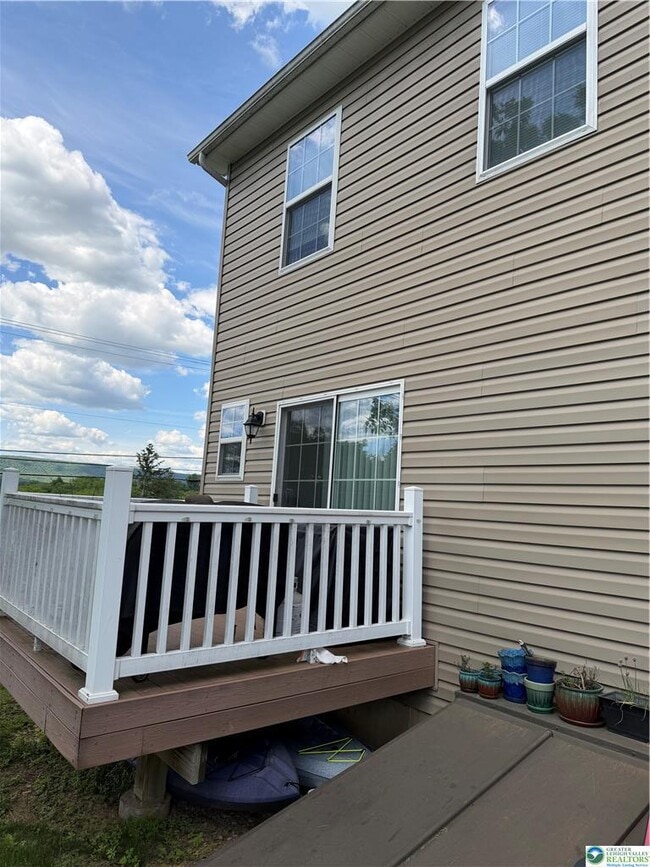 Photo - 7406 Allemaengel Rd