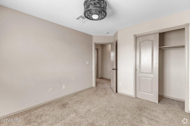 Building Photo - 14330 Woods Point Ave Rental