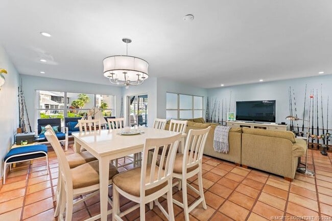 Building Photo - 3901 SE St Lucie Blvd Unit 28