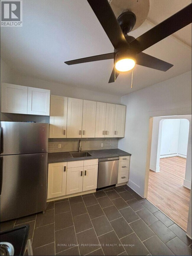 Photo - 157 Drummond St Unit 2