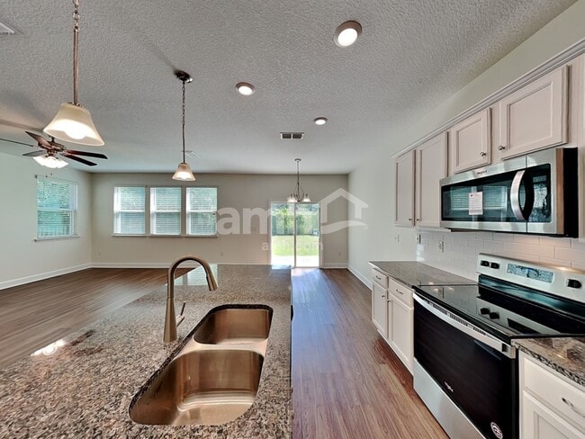 Photo - 8649 Highfield Ave