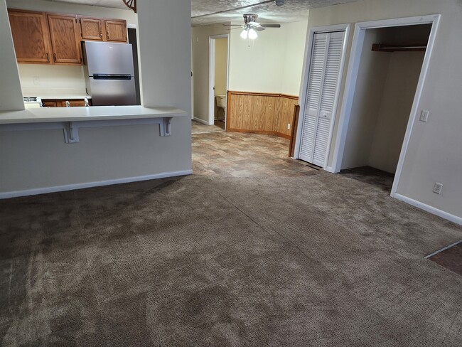337 E Main St Unit 1