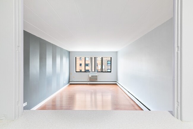 Photo - 6012 N Kenmore Ave