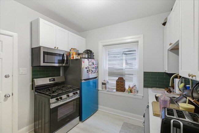 Photo - 1122 N Christiana Ave Unit 2S