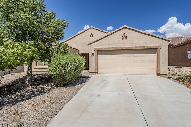 Building Photo - Bright & Airy 4-Bedroom in Willow Ridge Co...