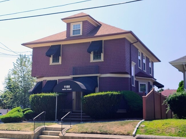 Building Photo - ***Providence/Elmhurst – Two Bed with all ... Rental