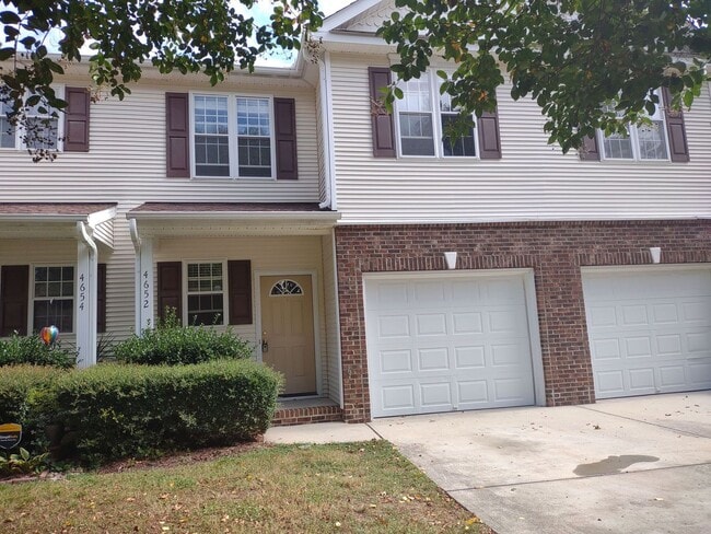 Photo - Lovely 2 Bedroom House | Great Location!