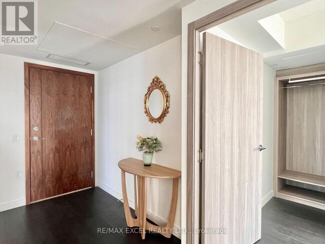 Photo - 38 Widmer St Unité 1811