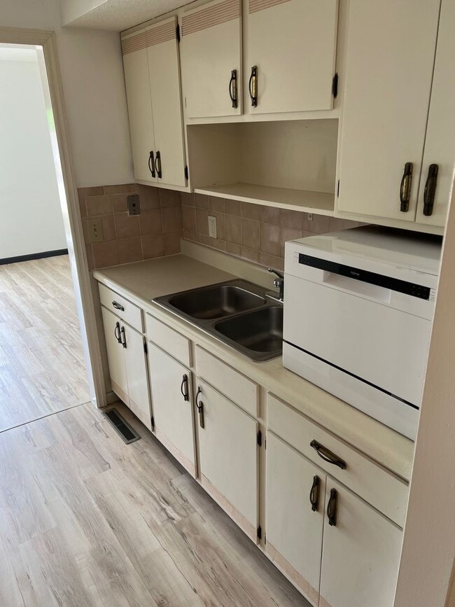 Photo - Updated 2 bedroom Condo - Available August 2026 Unit 304