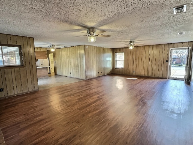 Photo - 1312 Sherry Ln