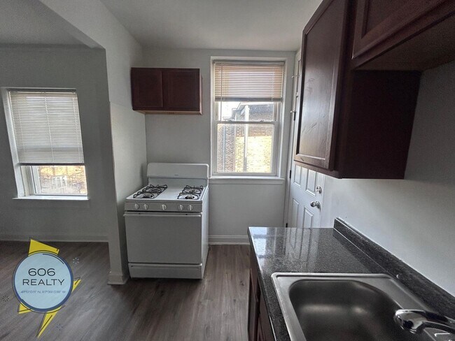 Photo - 2004 W Jarvis Ave Unit 3