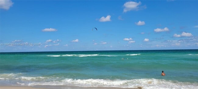 Building Photo - 5401 Collins Ave Unit 214