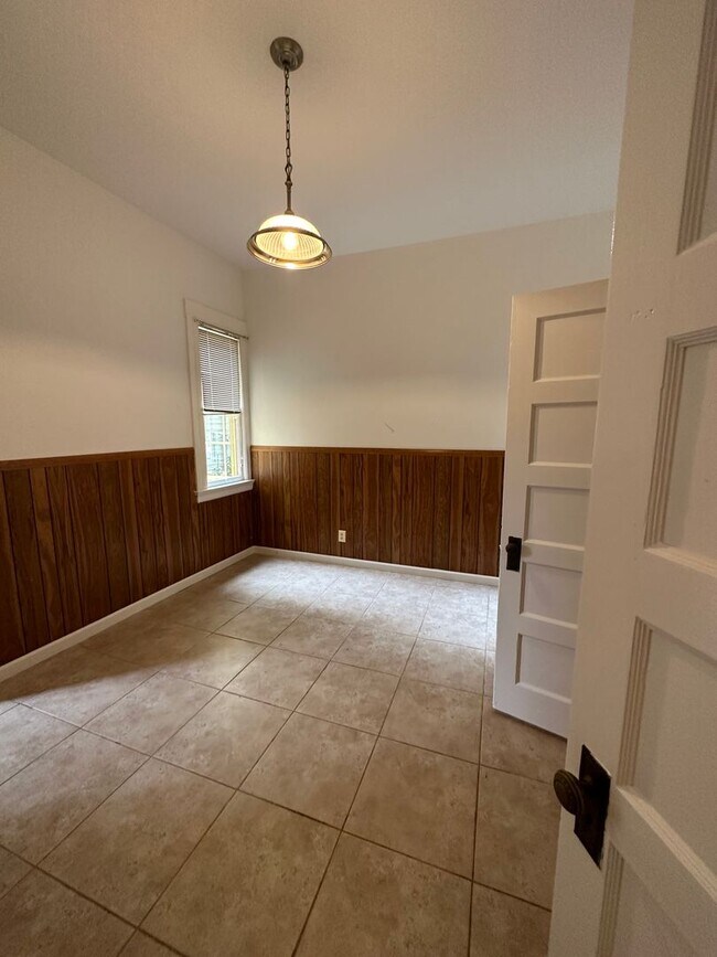 Photo - 1323-25 Unit 1325