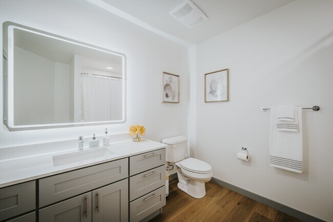 Photo - Grand Vista Apartments