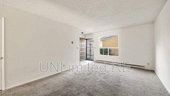 Photo - 1637 Canada Crescent Casa Adosada