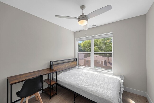 Photo - 707 W Springfield Ave