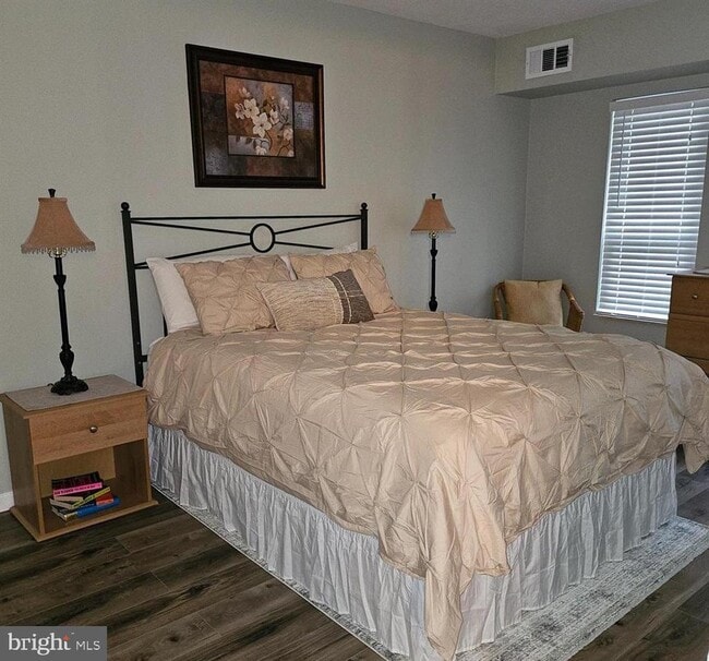 Photo - 304 Forbes St