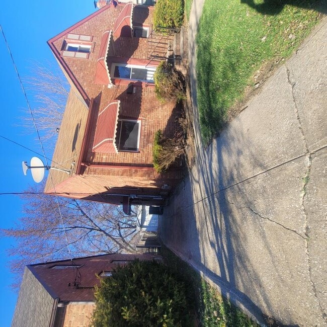 Photo - 13500 Crossburn Ave