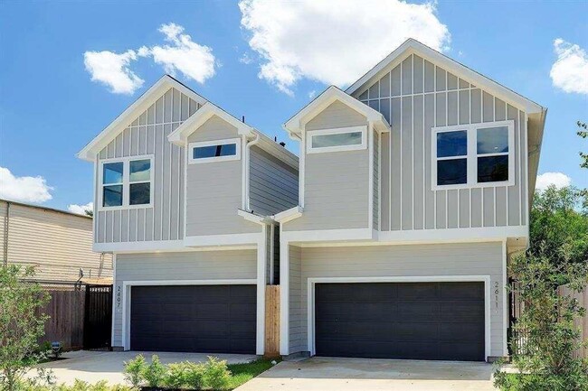 Photo - 2607 Nagle St