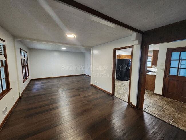 Photo - 3341 Rae Pl SW