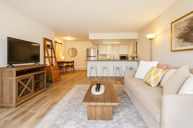 Photo - 645 Manhattan Plz