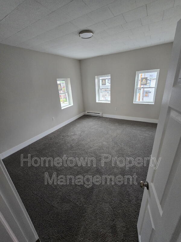 Photo - 428 W Main St