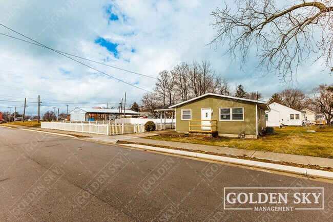 Photo - 9912 Washington St