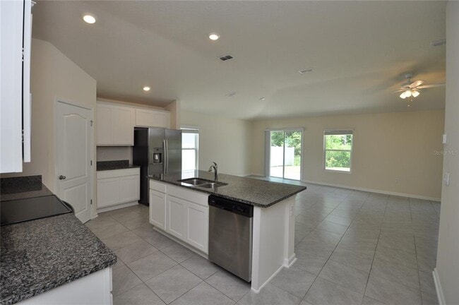 Photo - 80 Oakleaf Way