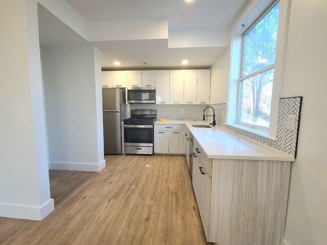 Photo - 205 Mt Vernon Ave Unit 102