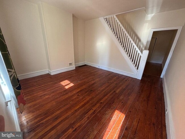 Photo - 214 East St