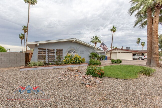 Photo - 2224 W Emelita Ave