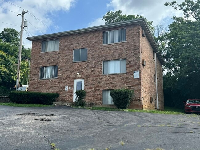 Building Photo - 4438 Hamilton Ave Unit 5