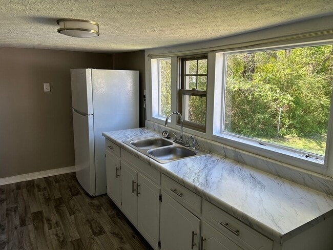 Photo - 1415 Hatcher Ave SE